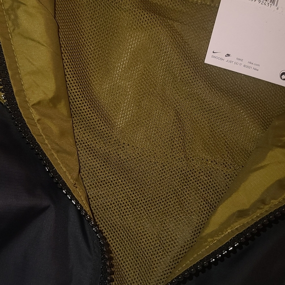 Nike Jacket - Picture 11 of 12